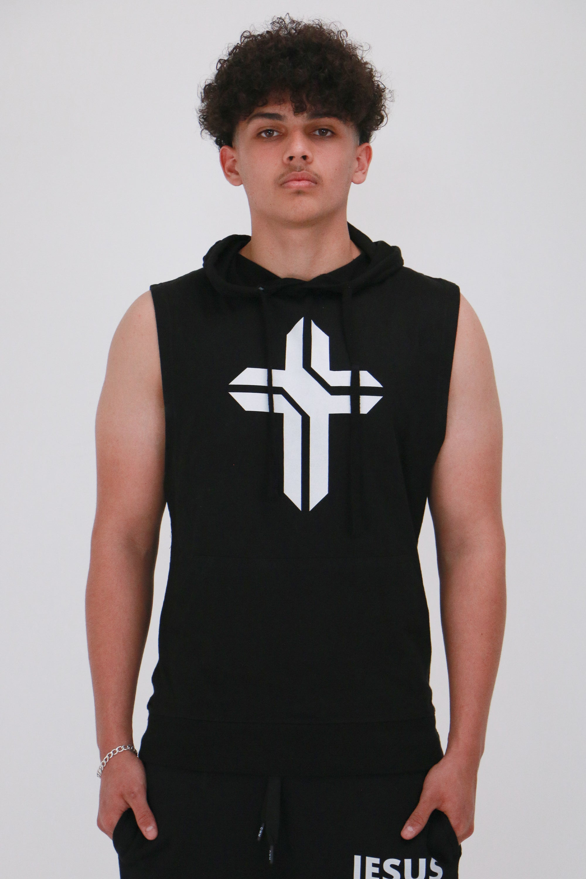 【FANCY CLUB】FRONT CROSS SLEEVELESS Cross Front Sleeveless Top – Lilla P